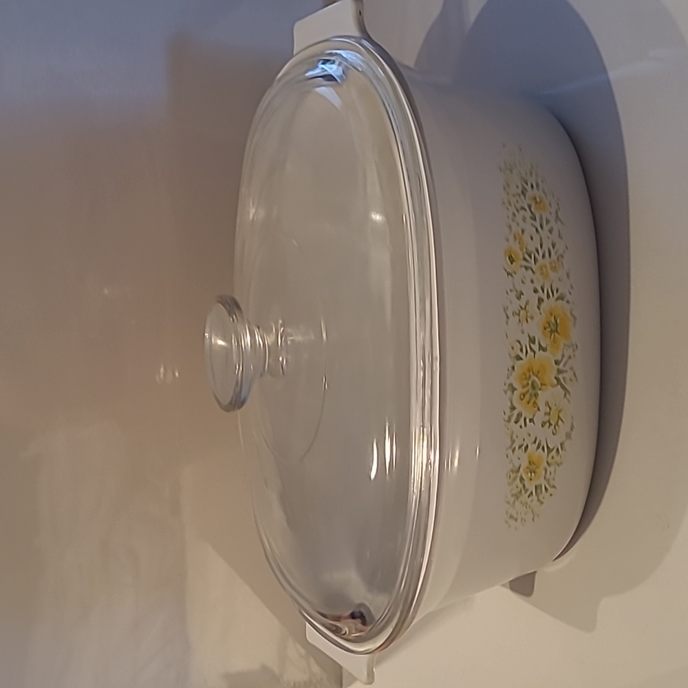 Vintage corningware DC-2.5B 2.5Qt made in USA   April yellow flowers pants
